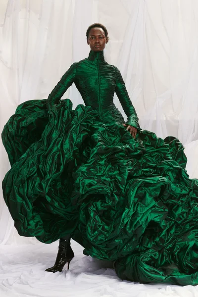 Look 28
